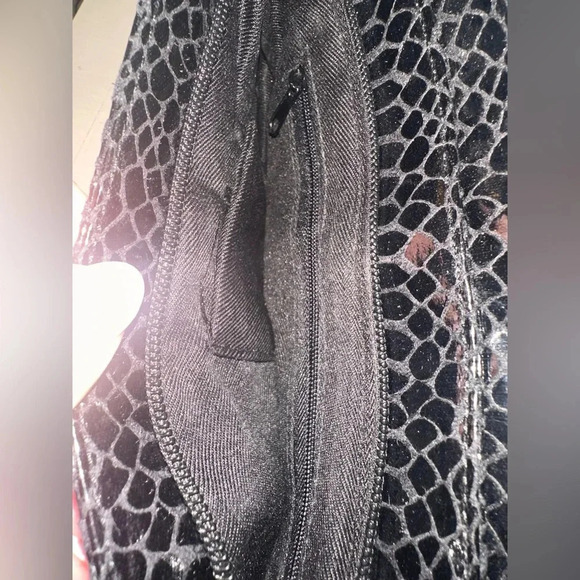 Never used black leather snakeskin clutch - Picture 6 of 6